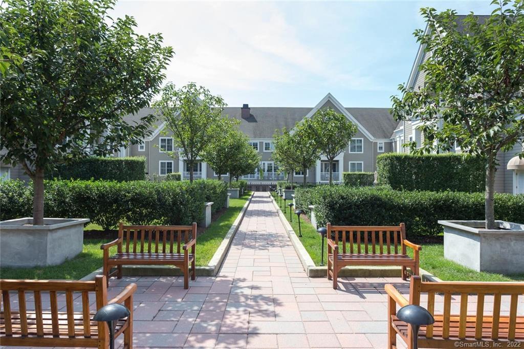 77 Havemeyer Lane, Unit 309 — exterior photo