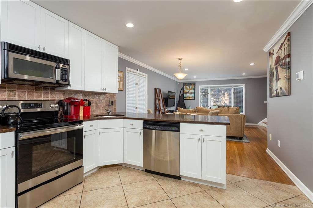 141 Grove Street, Unit Q — exterior photo