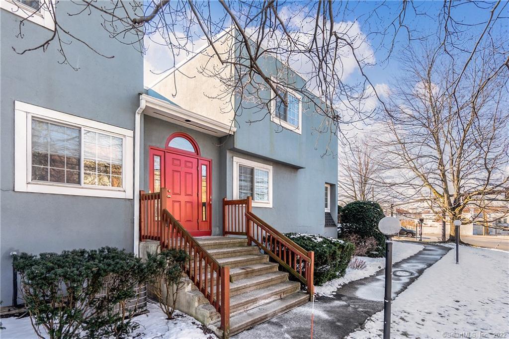 9 Maple Tree Avenue, Unit B4 — exterior photo