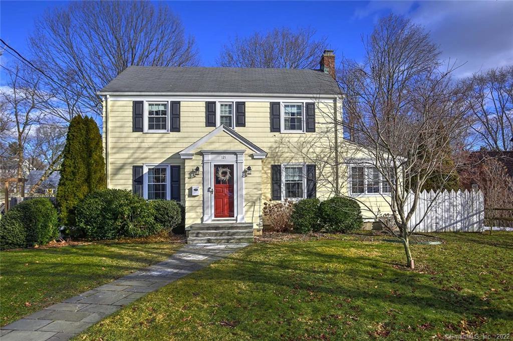 121 Lynnbrook Road — exterior photo
