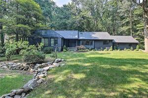 8 Tulip Tree Lane