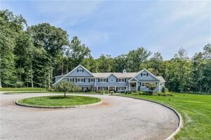 60 Parting Brook Road