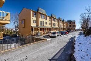 178 Flax Hill Road, Unit B204
