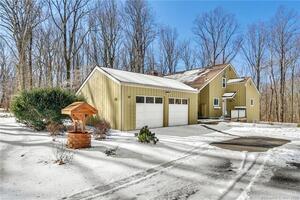 10 Mountain Laurel Lane