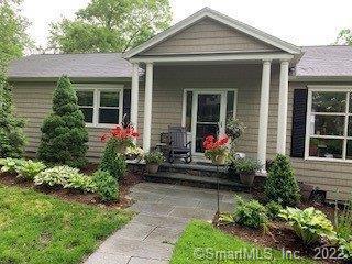 63 Cross Road — exterior photo