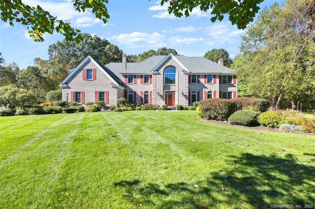 70 Hunting Ridge Road — exterior photo