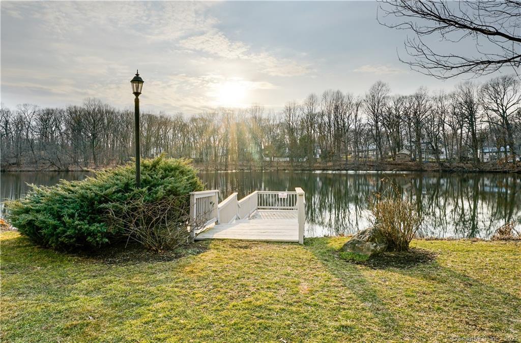 117 Rowayton Woods Drive — photo 1