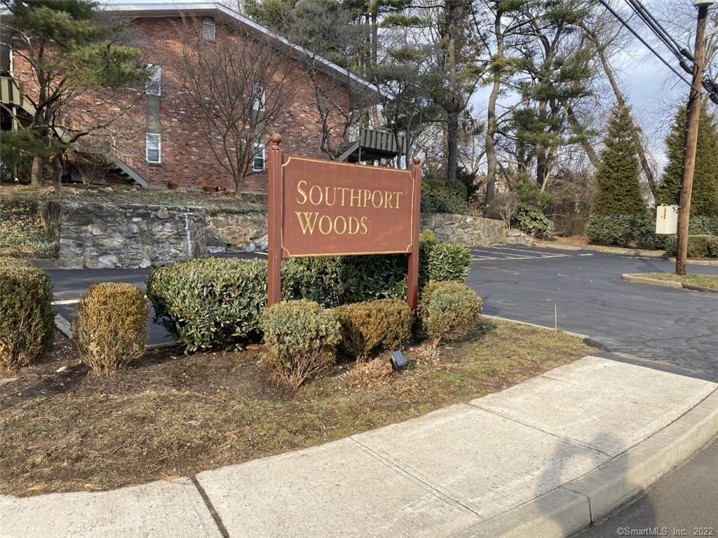 52 Southport Woods Drive, Unit 52 — exterior photo