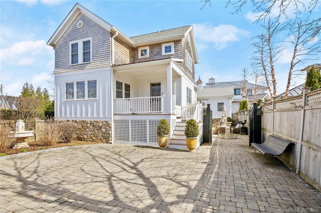 2 Old Mill Road — exterior photo