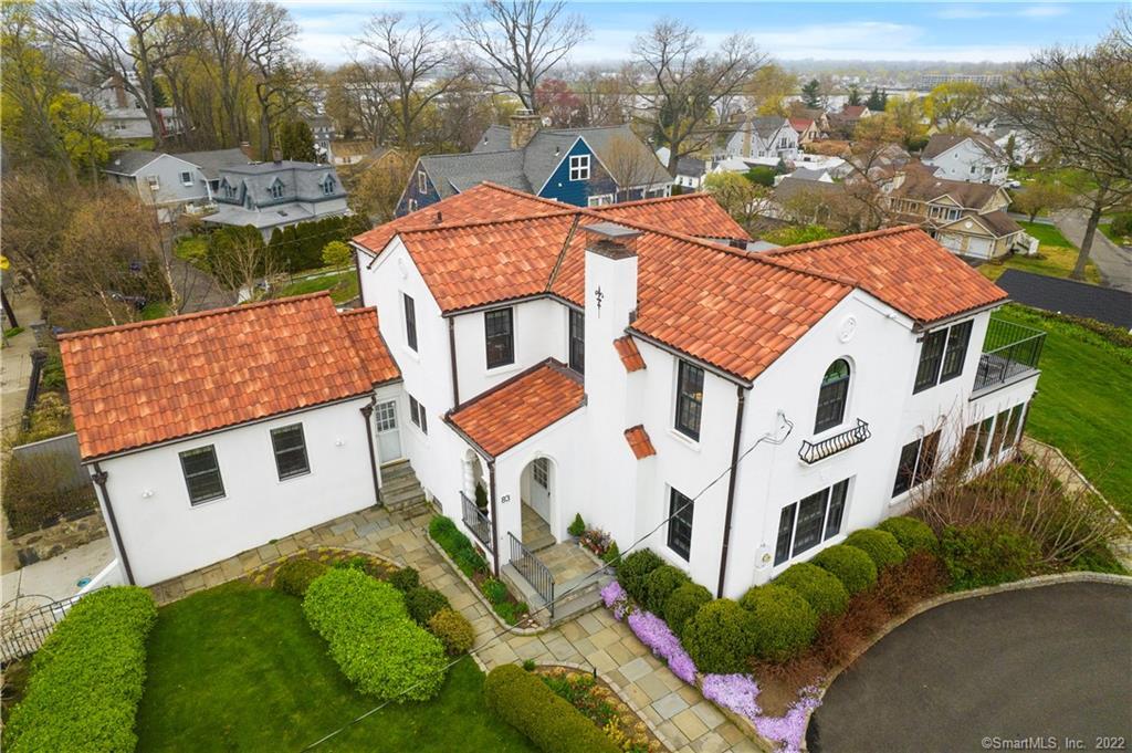 83 Shorefront Park — exterior photo