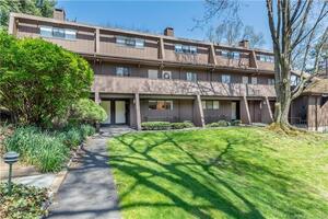 165 Knapps Highway