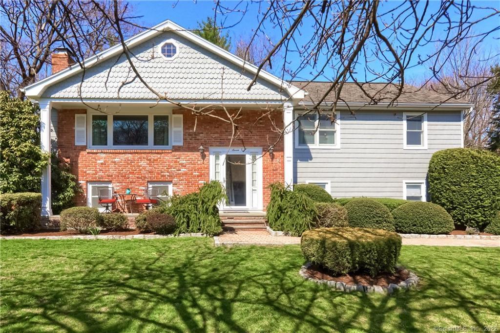 7 Iris Court — exterior photo