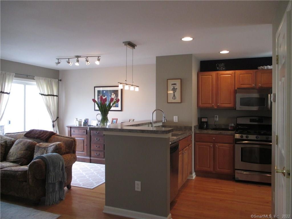 1006 Briar Woods, Danbury, Connecticut 06810, 2 Bedrooms Bedrooms, 5 Rooms Rooms,1 BathroomBathrooms,Condo/co-op For Sale,Sold,Briar Woods,170159137, briar woods, briar woods townhome, briar woods realtor, briar woods danbury, brokerage of new england