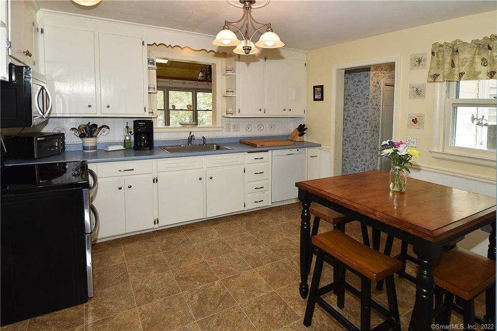 61 Hilltop Drive, Manchester, CT 06042 - Thumbnail 7