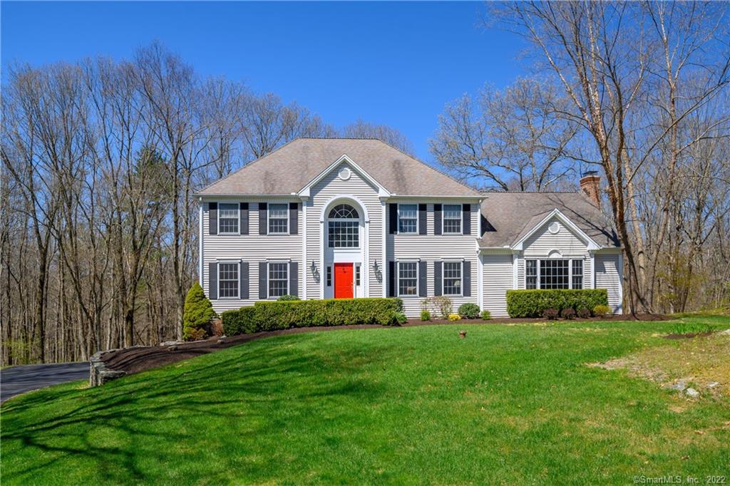 2 Abbotts Hill Road — exterior photo