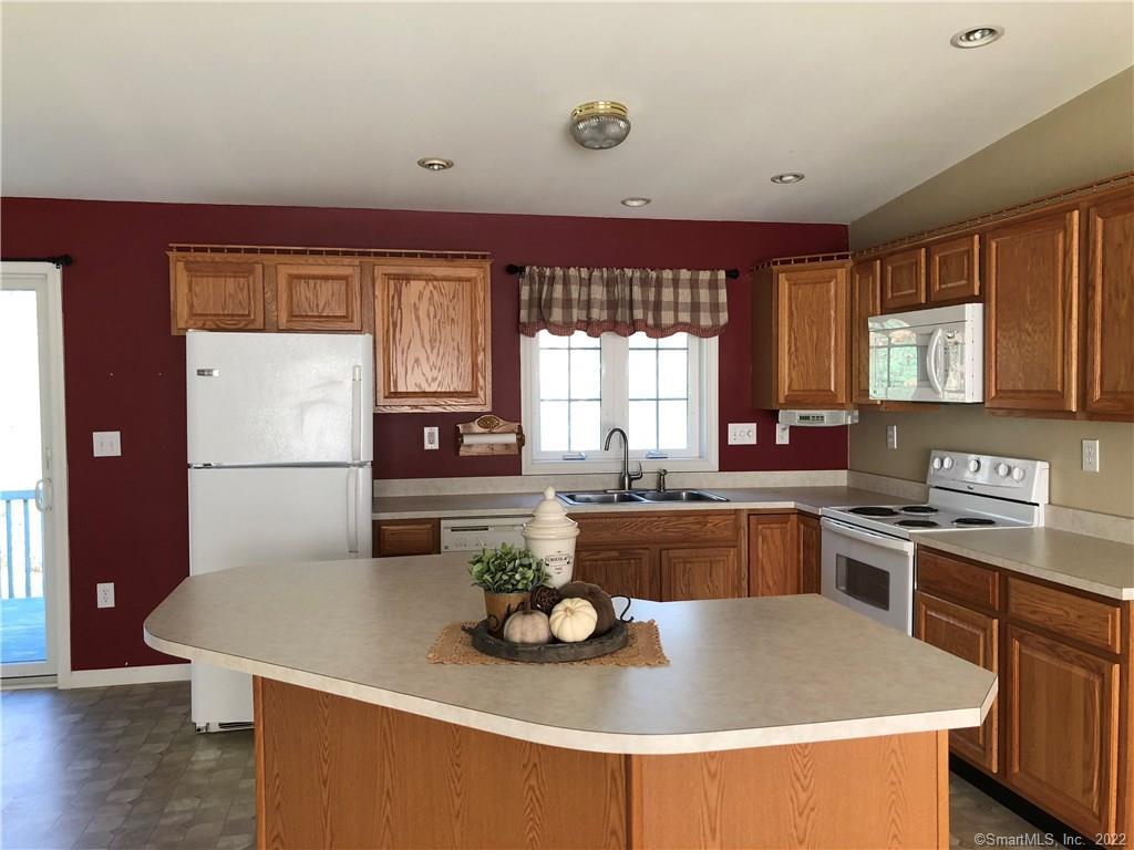 1 Clearwater Drive, Stafford, CT 06076 - Thumbnail 5