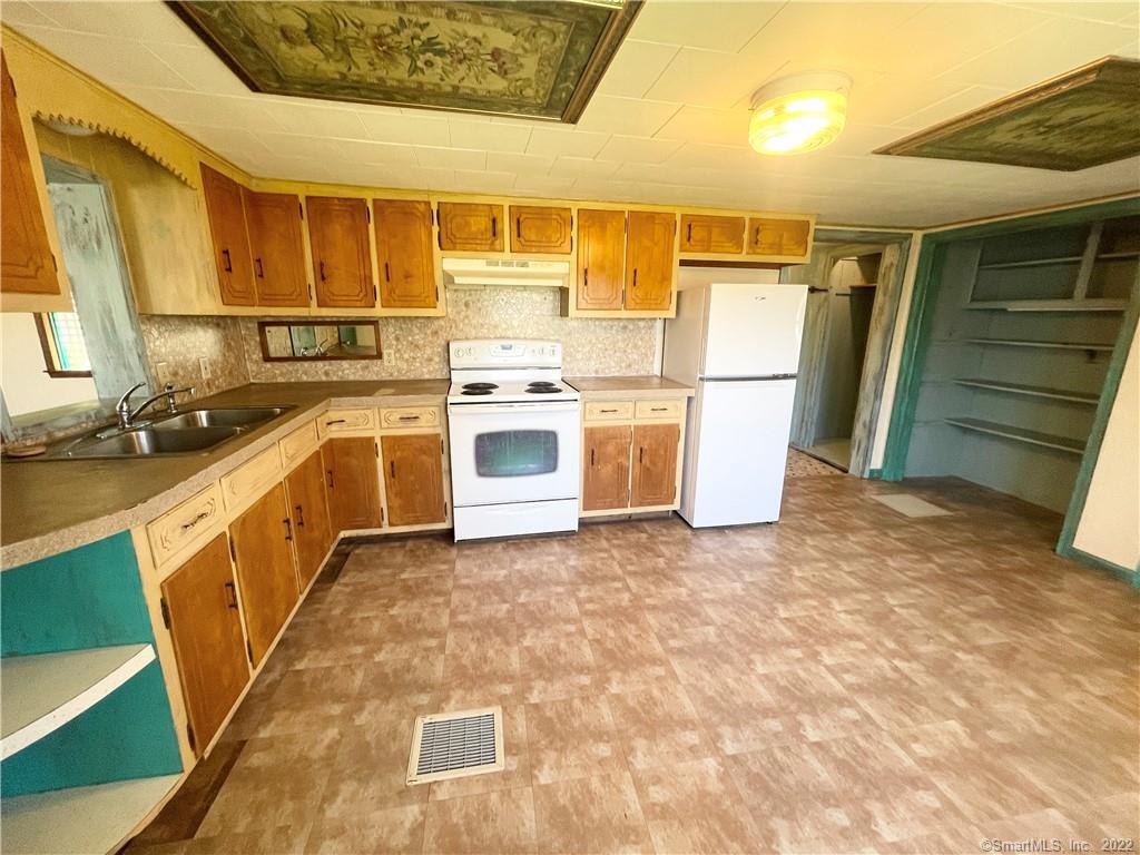 129 North Bear Hill Road, Chaplin, CT 06235 - Thumbnail 9