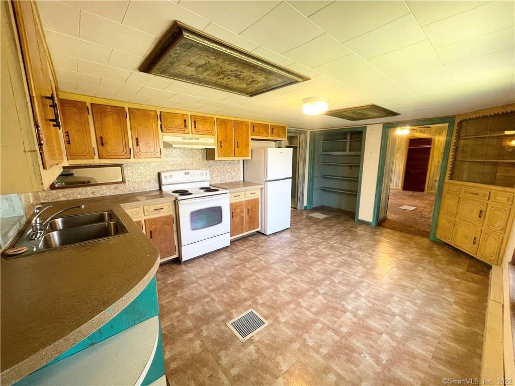 129 North Bear Hill Road, Chaplin, CT 06235 - Thumbnail 10