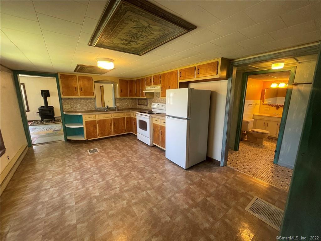 129 North Bear Hill Road, Chaplin, CT 06235 - Thumbnail 11