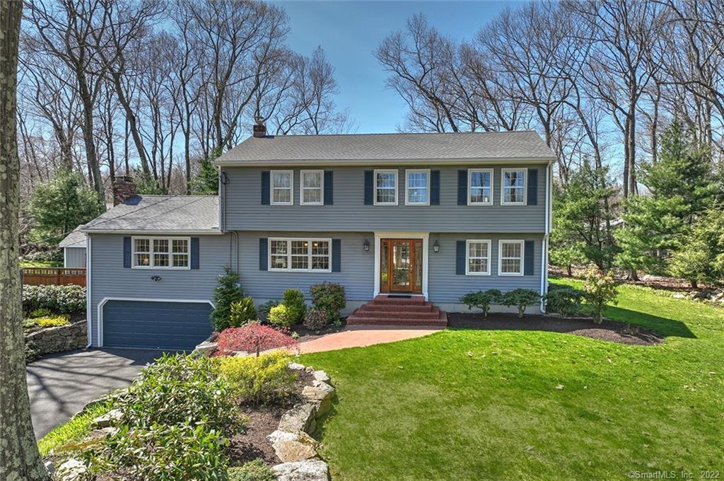 16 Old Oak Road — exterior photo