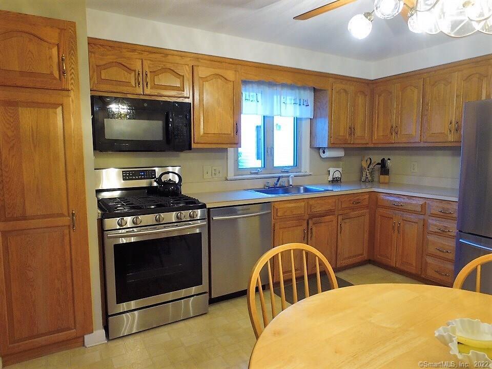 124 Carriage Drive, Manchester, CT 06040 - Thumbnail 9
