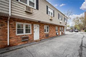 50 North Street, Unit 102