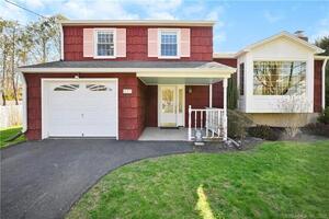 277 Tuckahoe Lane
