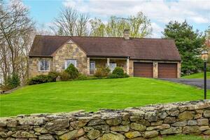 2975 Huntington Road