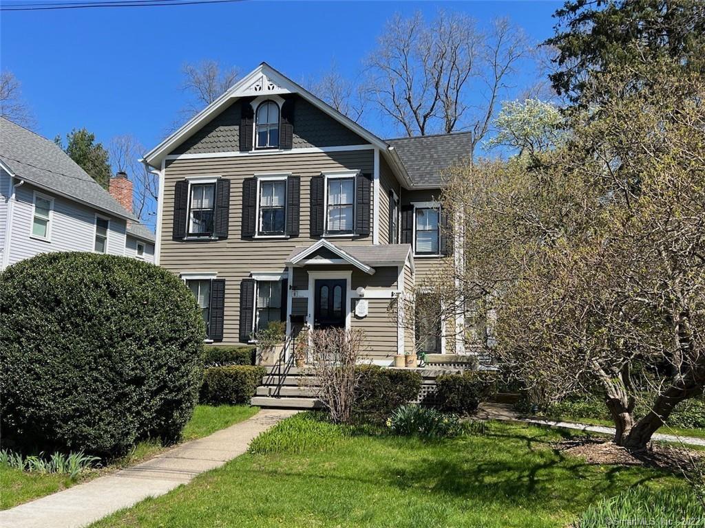 8 Harstrom Place — photo 1