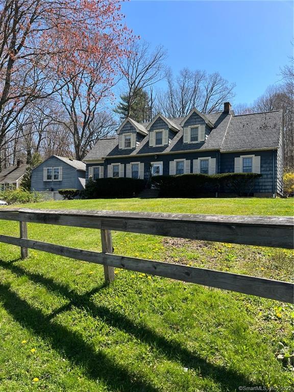437 Hoyt Street — exterior photo