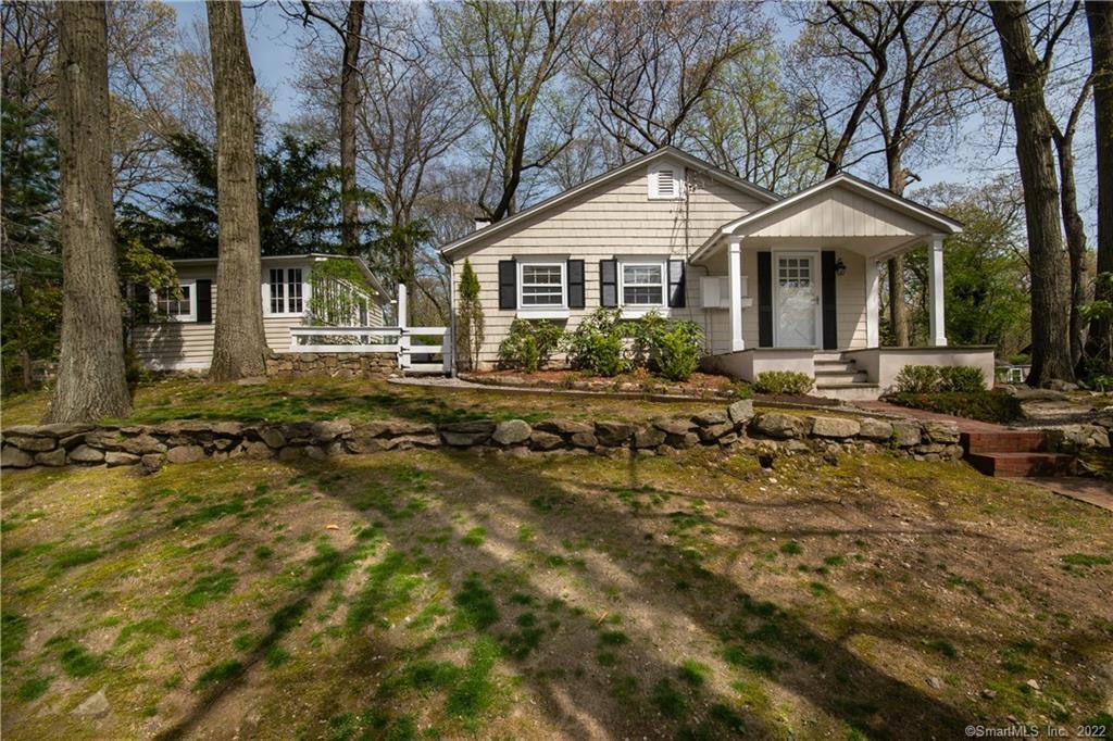 16 Ledge Road — exterior photo