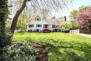 8 Woodcrest Road
