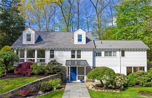 14 Pin Oak Court