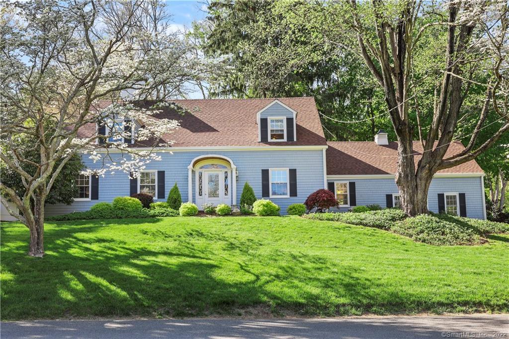 14 Pond Road — photo 1