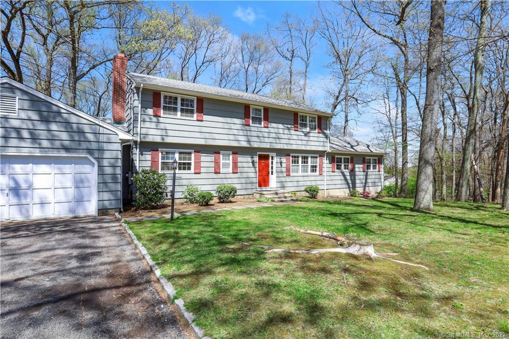 38 Laurie Road — exterior photo