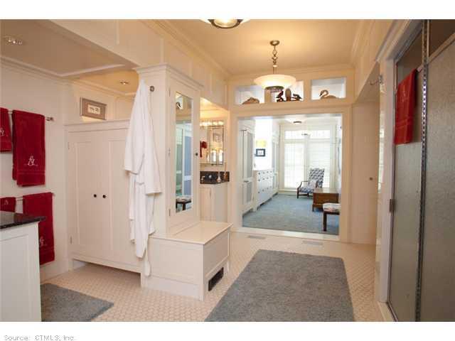Warren, Connecticut, 4 Bedrooms Bedrooms, 11 Rooms Rooms,4 BathroomsBathrooms,Single Family For Sale,For Sale,Arrow Point,DD578FBDDDF54271E053D501100A59