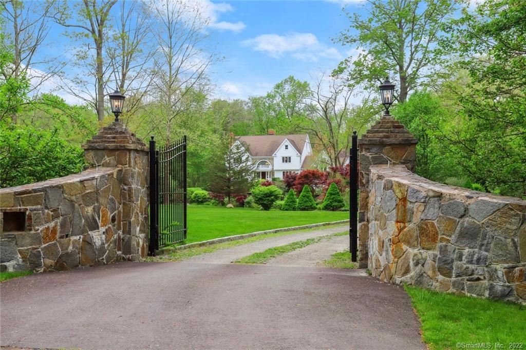 94 Mile Common Road — exterior photo