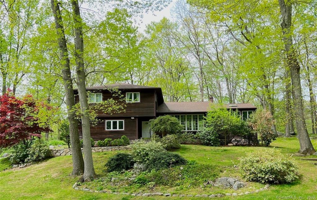 9 Red Oak Lane — photo 1