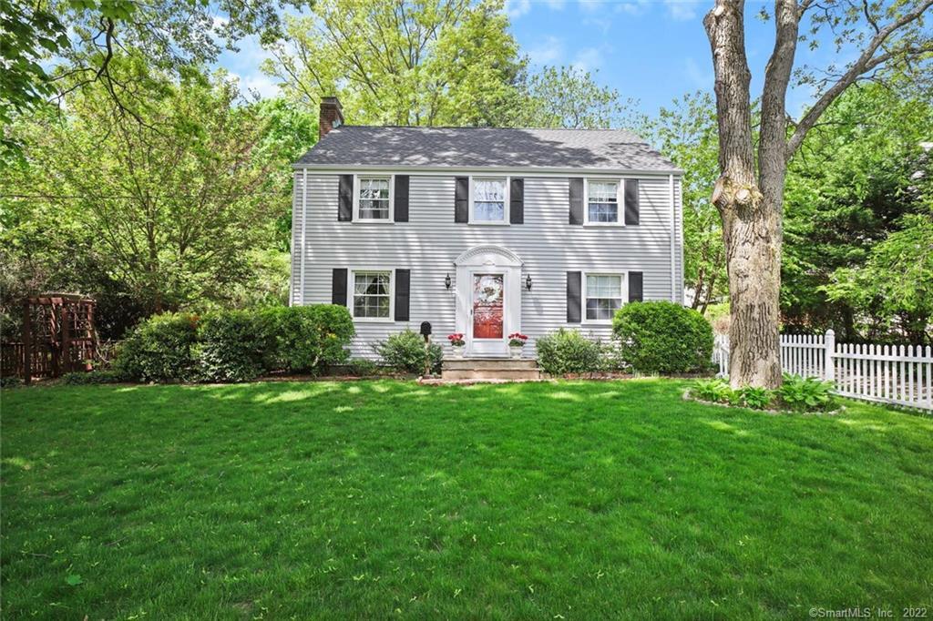 712 Newfield Avenue — exterior photo