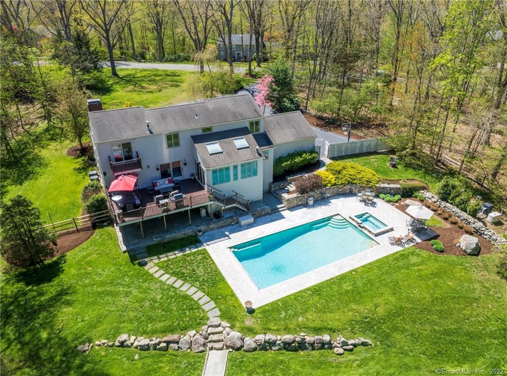 31 Silver Ridge Common — exterior photo