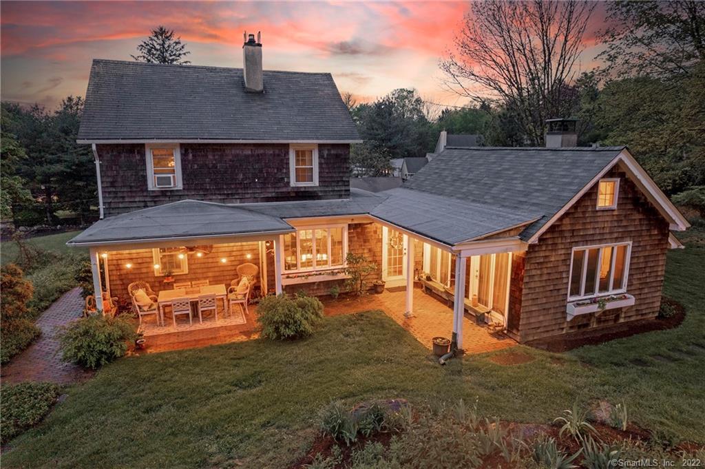 435 Flax Hill Road — exterior photo