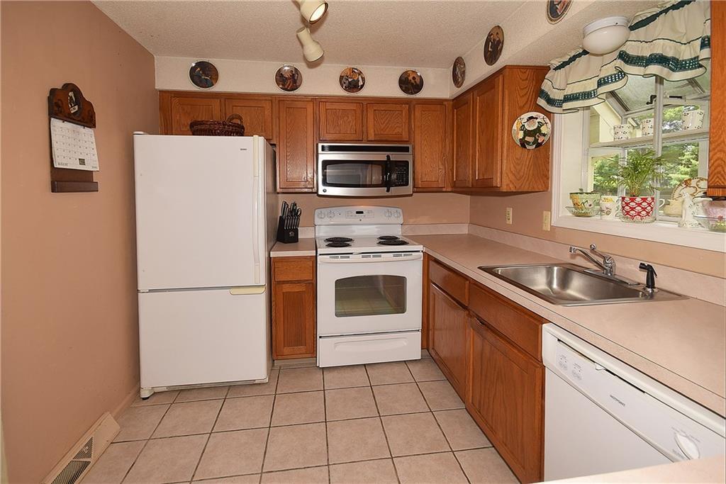 404 Meadowview Drive, East Windsor, CT 06088 - Thumbnail 9