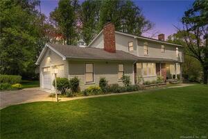 8 Carriage Drive