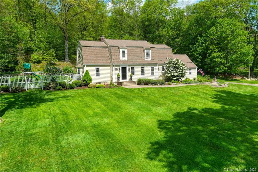 11 Little Ridge Road — exterior photo