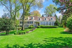 10 Saddle Ridge Road