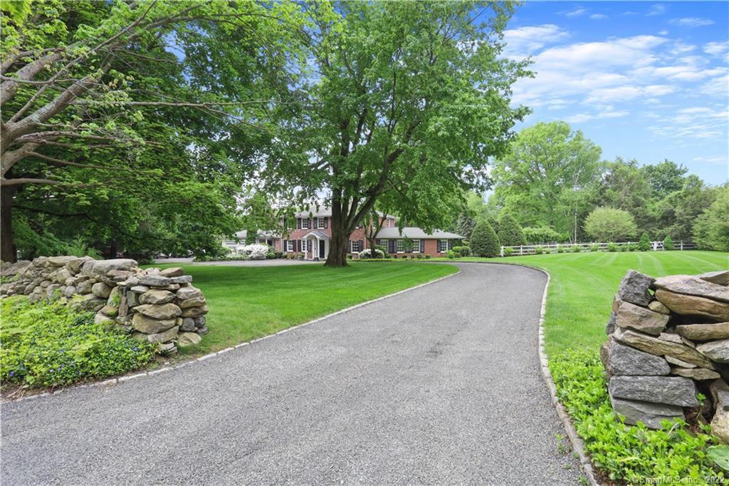 82 Canoe Hill Road — exterior photo