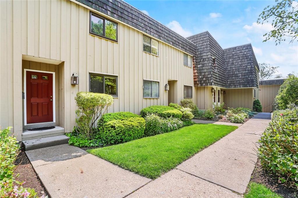 6 Ledgebrook Drive — photo 1