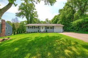 17 Greenbriar Lane