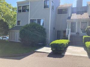 204 Rowayton Woods Drive, Unit 204