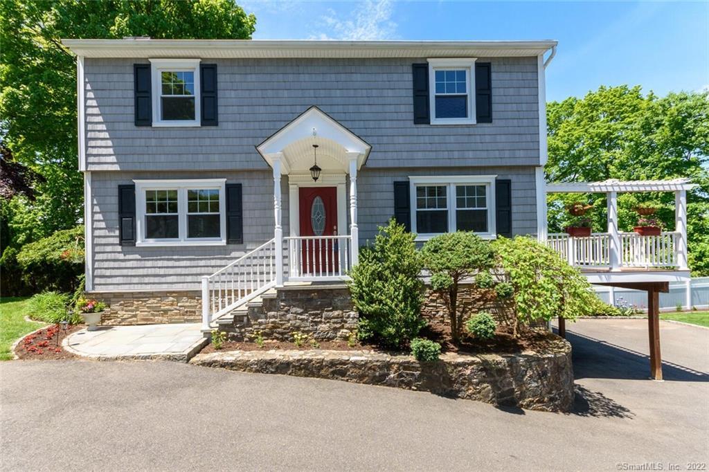 8 Ridgeview Avenue — exterior photo